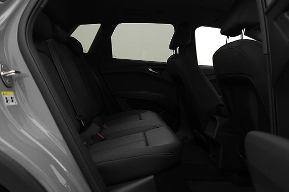 Audi Q4 e-tron 13 of 16