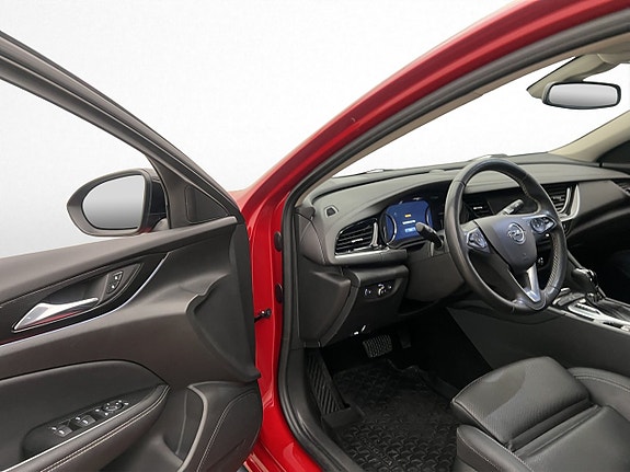 Opel Insignia 12 of 30