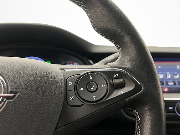 Opel Insignia 21 of 30