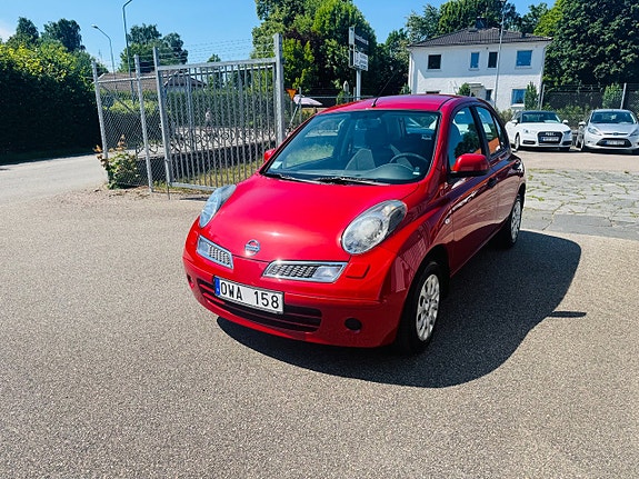 Nissan Micra 2 of 22