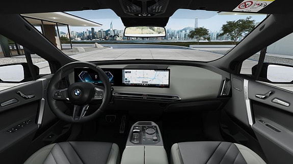 BMW iX 9 of 13