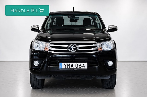 Toyota HiLux 2 of 5