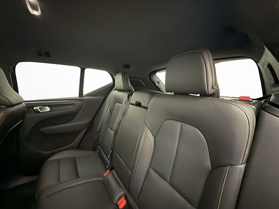 Volvo XC40 26 of 30