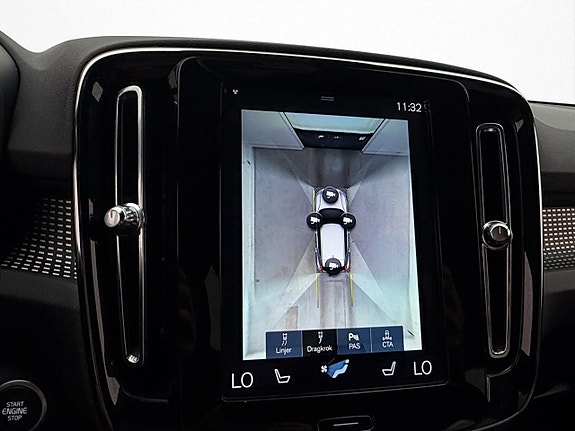 Volvo XC40 16 of 30