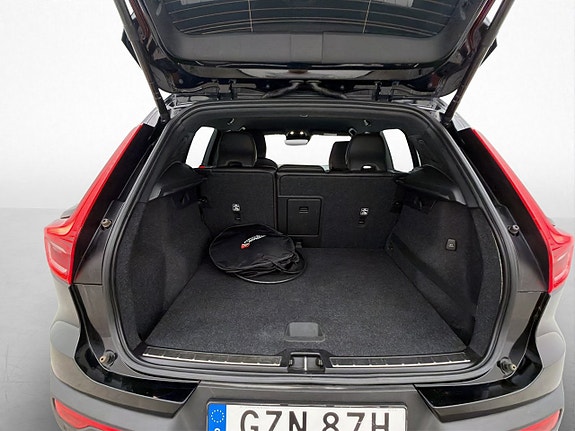 Volvo XC40 8 of 30