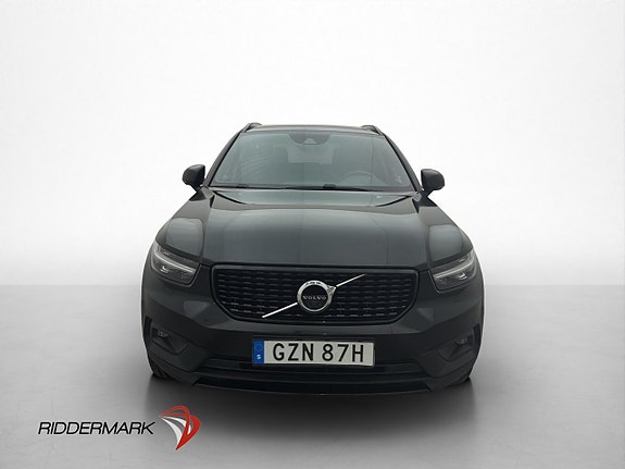 Volvo XC40 2 of 30