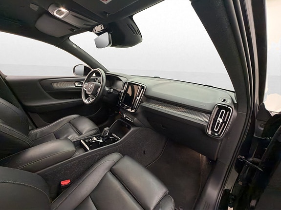 Volvo XC40 25 of 30