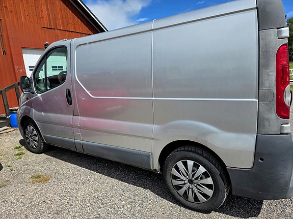 Renault Trafic 2 of 3