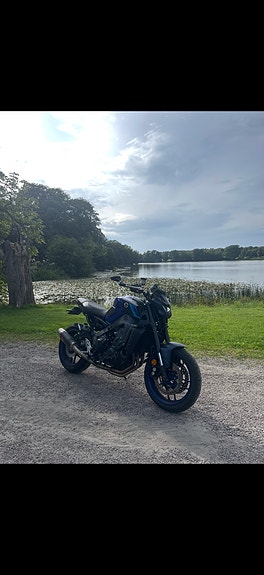 Yamaha MT-09 3 of 7