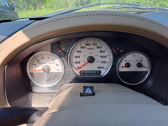 Ford F-150 3 of 5