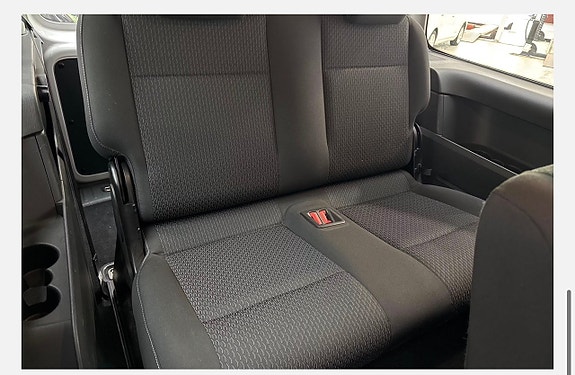 Volkswagen Caddy Maxi 8 of 12