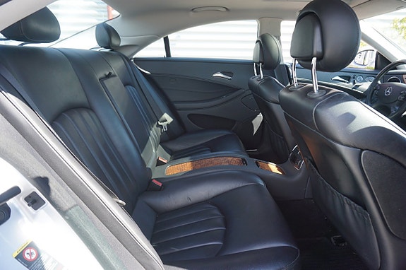 Mercedes-Benz CLS350 20 of 23