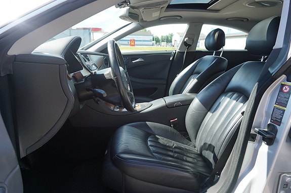 Mercedes-Benz CLS350 13 of 23