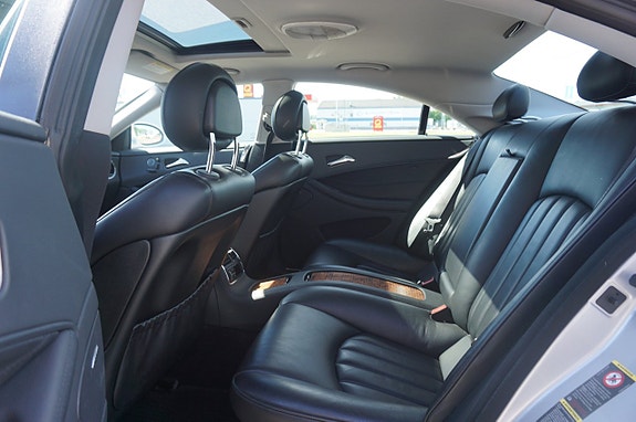 Mercedes-Benz CLS350 16 of 23