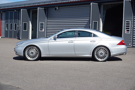 Mercedes-Benz CLS350 4 of 5