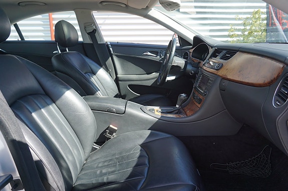 Mercedes-Benz CLS350 22 of 23