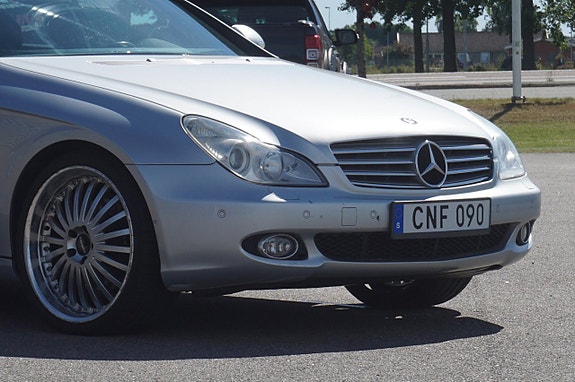 Mercedes-Benz CLS350 8 of 23
