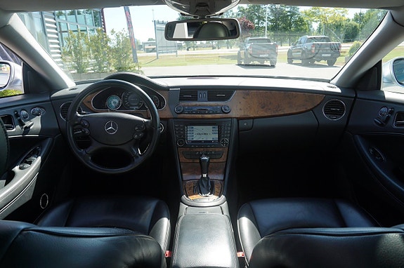Mercedes-Benz CLS350 17 of 23