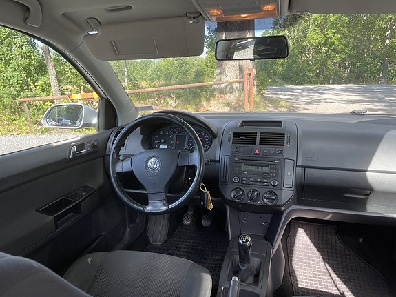 Volkswagen Polo 10 of 19