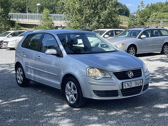 Volkswagen Polo 2 of 19