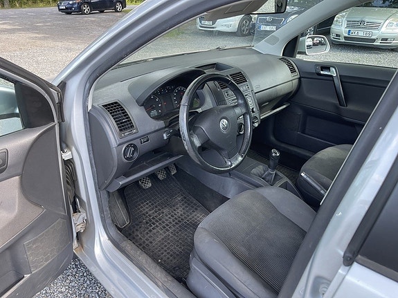 Volkswagen Polo 11 of 19