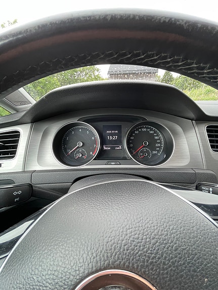 Volkswagen Golf VII 4 of 5