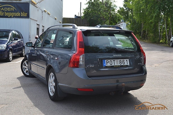 Volvo V50 2 of 5