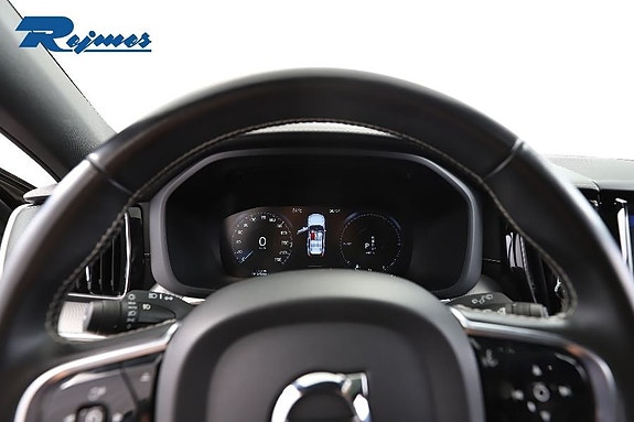 Volvo XC60 10 of 30