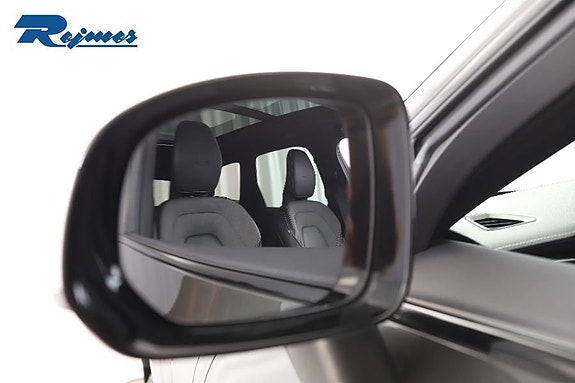 Volvo XC60 15 of 30