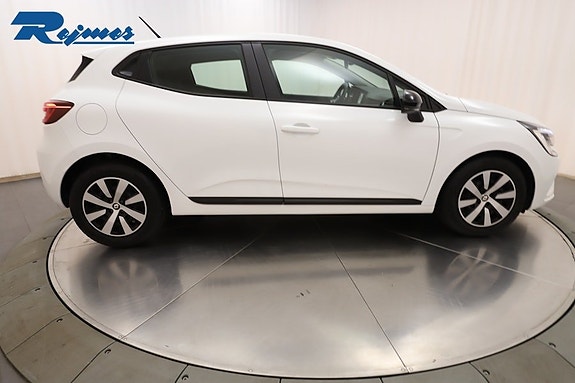 Renault Clio 23 of 26