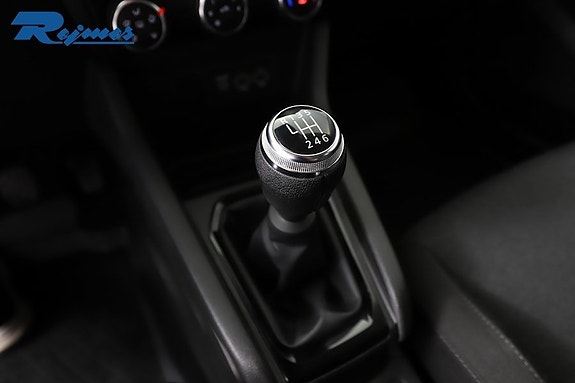 Renault Clio 26 of 26