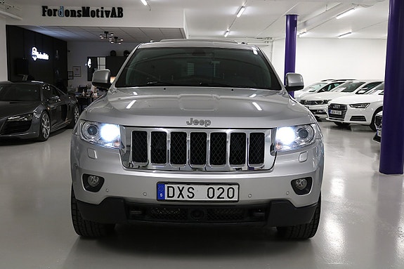 Jeep Grand Cherokee 3 of 30