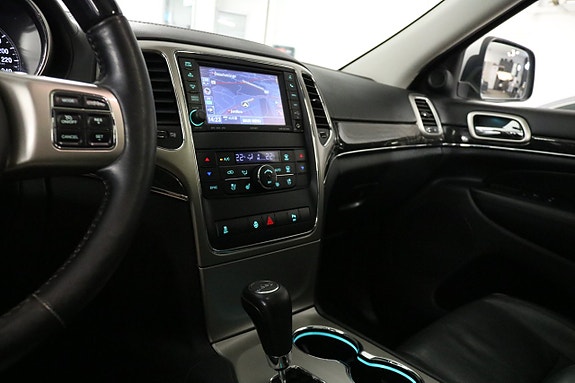Jeep Grand Cherokee 25 of 30