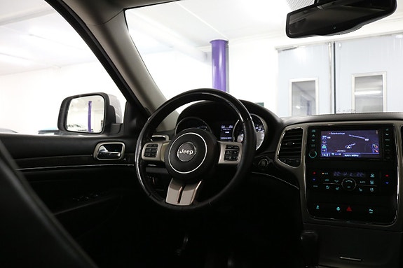 Jeep Grand Cherokee 23 of 30