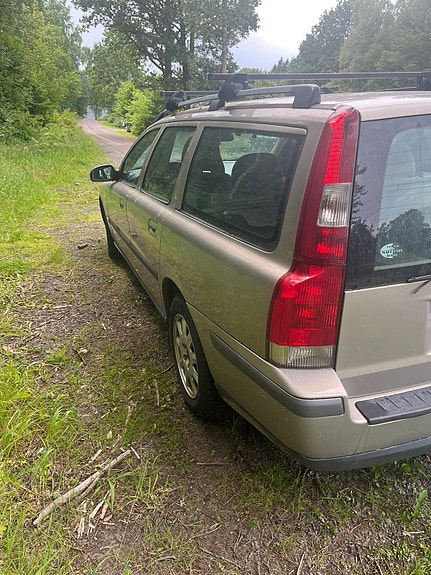 Volvo V70 4 of 7