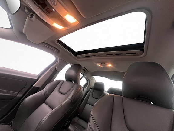Volvo S60 14 of 30
