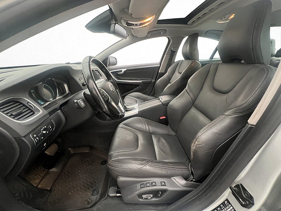 Volvo S60 12 of 30
