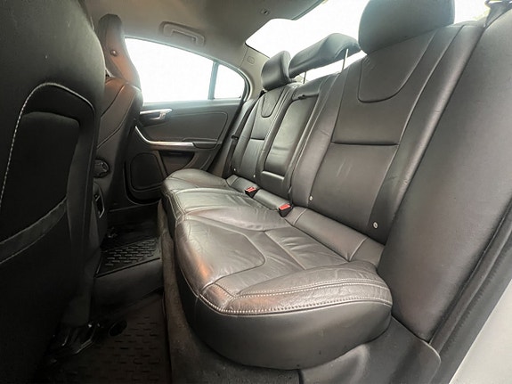 Volvo S60 30 of 30