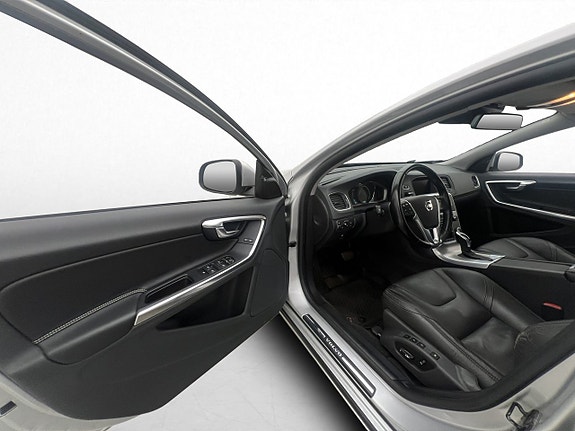 Volvo S60 11 of 30