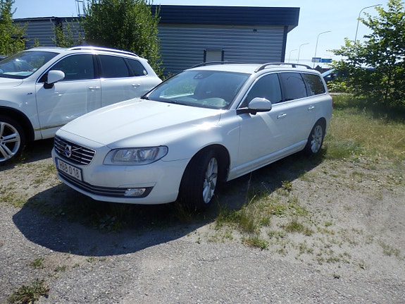 Volvo V70 3 of 5