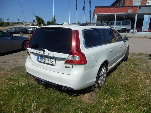Volvo V70 4 of 5