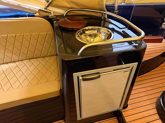 Tender Queen 28 | Hyundai 200 hk 6 of 11