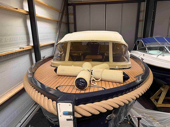Tender Queen 28 | Hyundai 200 hk 4 of 11