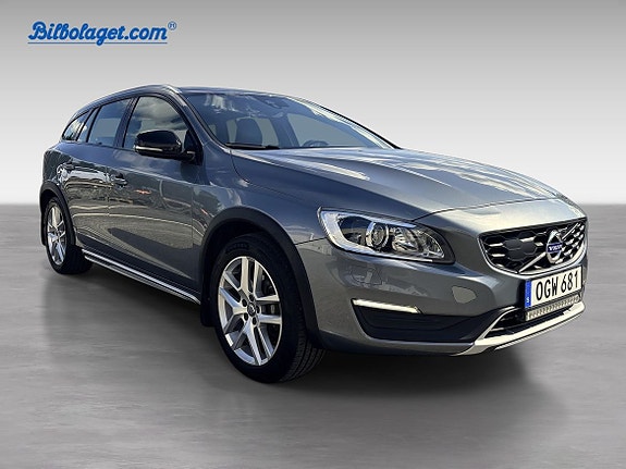 Volvo V60 Cross Country 3 of 5