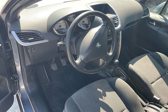 Peugeot 207 7 of 11