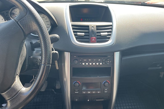 Peugeot 207 8 of 11