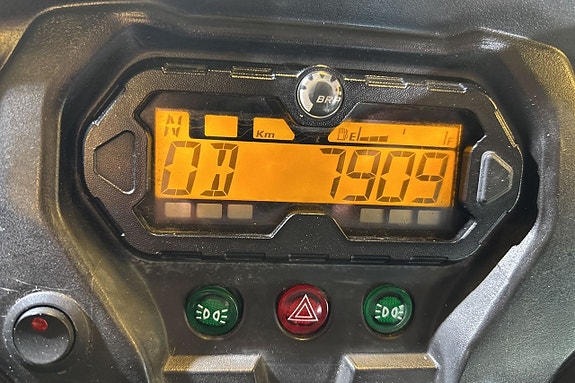 Can-Am Outlander 6X6 DPS 650 V-Twin/Nybes/Nyservad 17 of 21