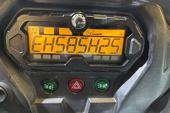 Can-Am Outlander 6X6 DPS 650 V-Twin/Nybes/Nyservad 18 of 21