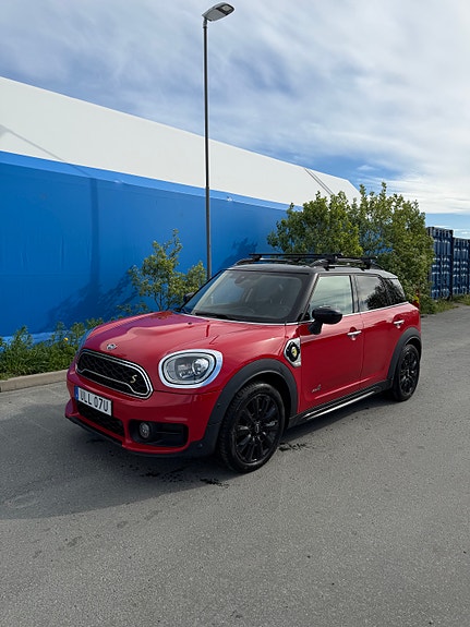 MINI Countryman Cooper SE 2 of 5