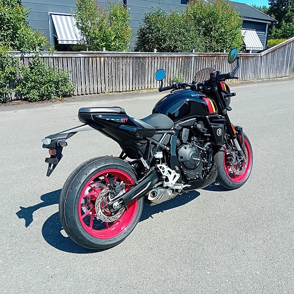 Suzuki GSX-8TT 4 of 7